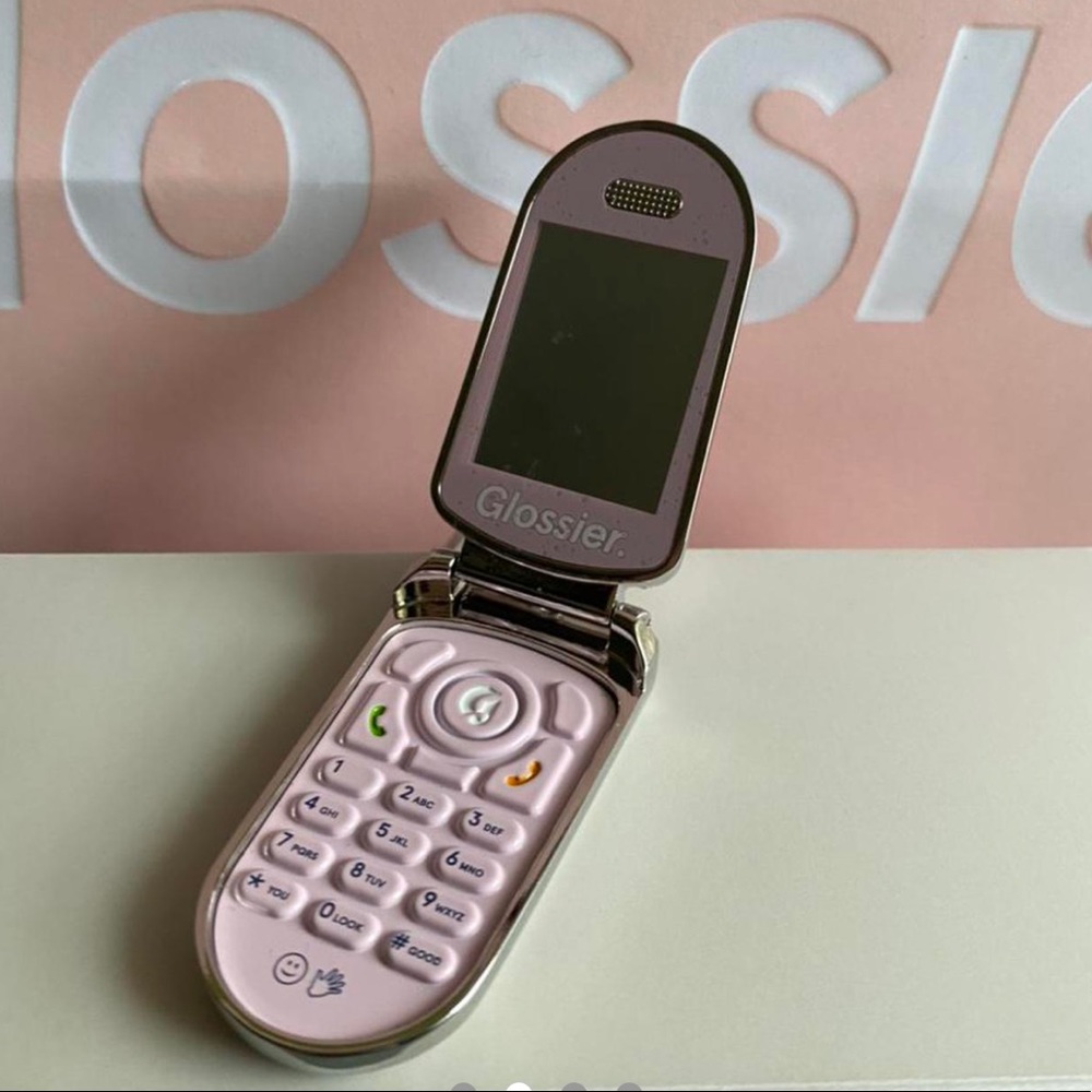 Glossier Keychain LA NWT - Picture 2 of 4